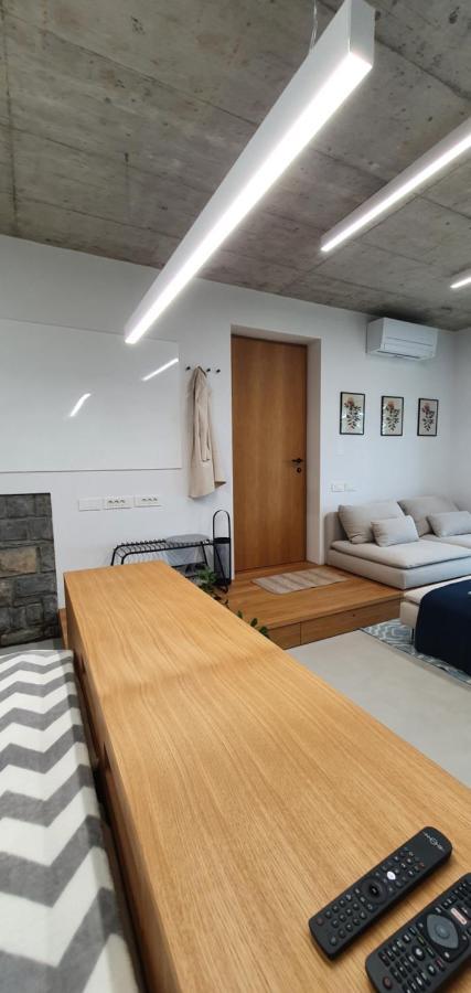 House G Villa Dekani Bagian luar foto