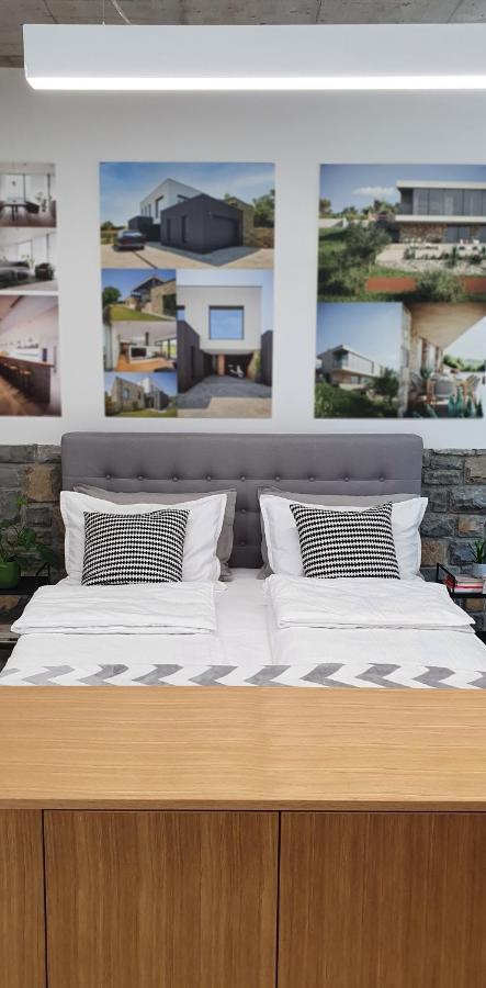 House G Villa Dekani Bagian luar foto