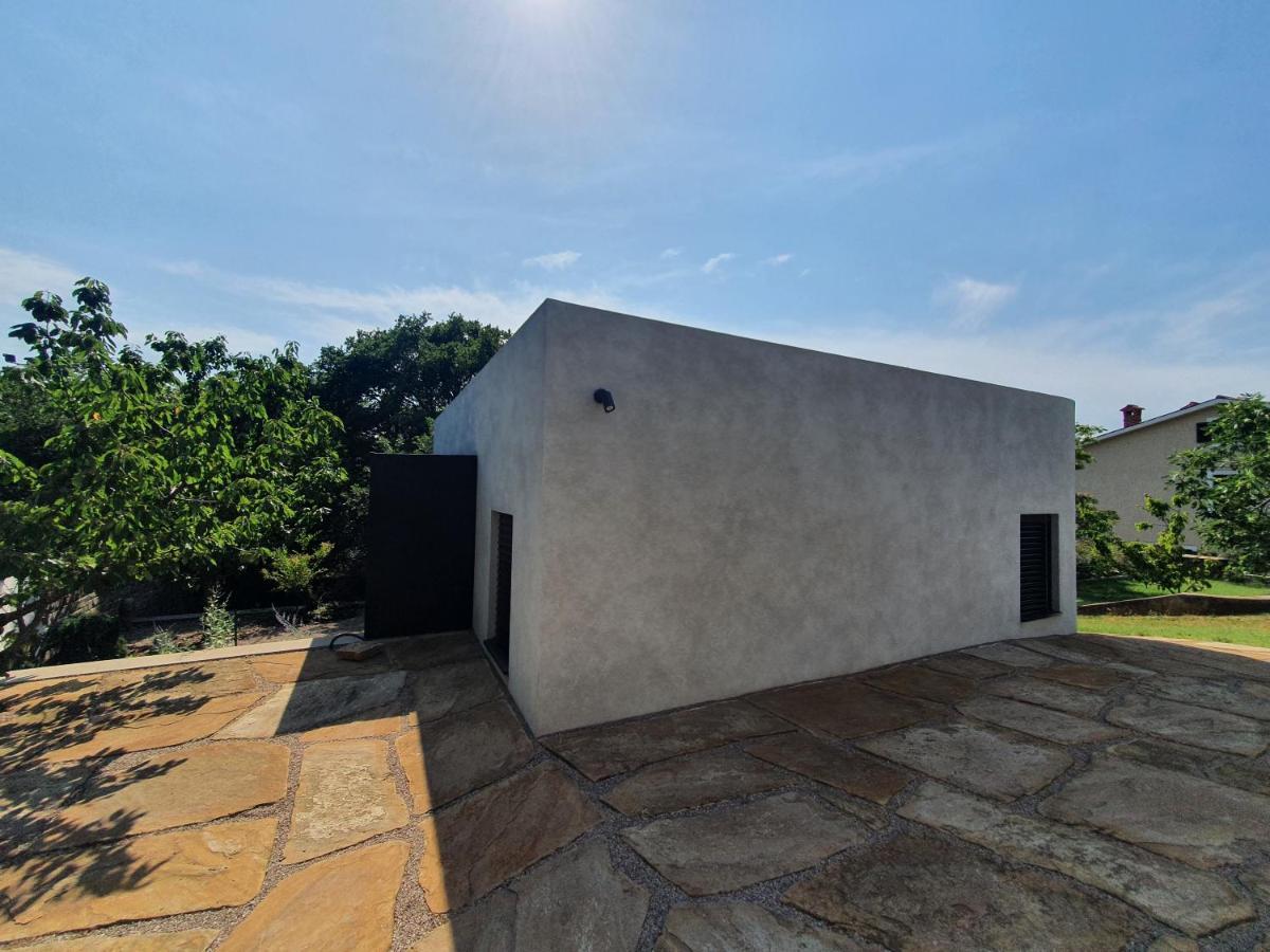House G Villa Dekani Bagian luar foto
