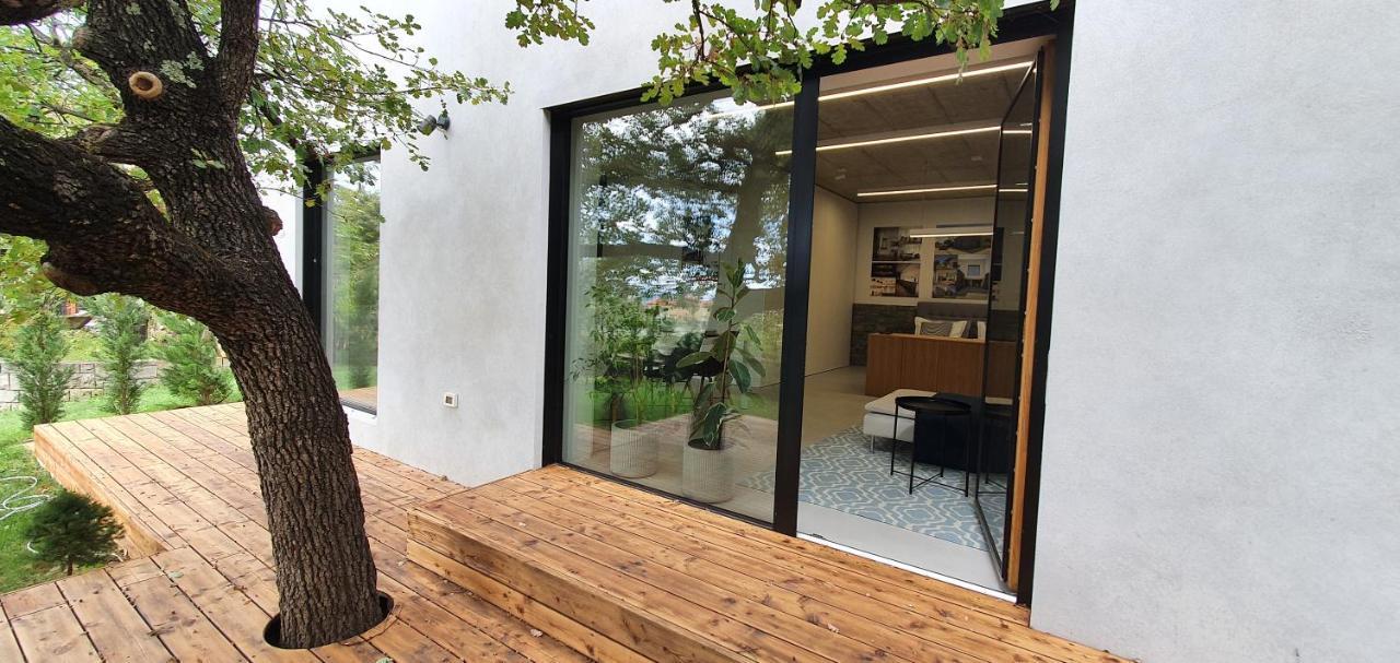 House G Villa Dekani Bagian luar foto