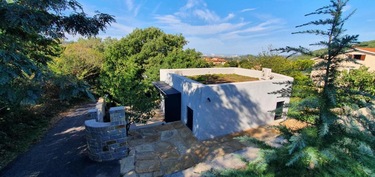 House G Villa Dekani Bagian luar foto